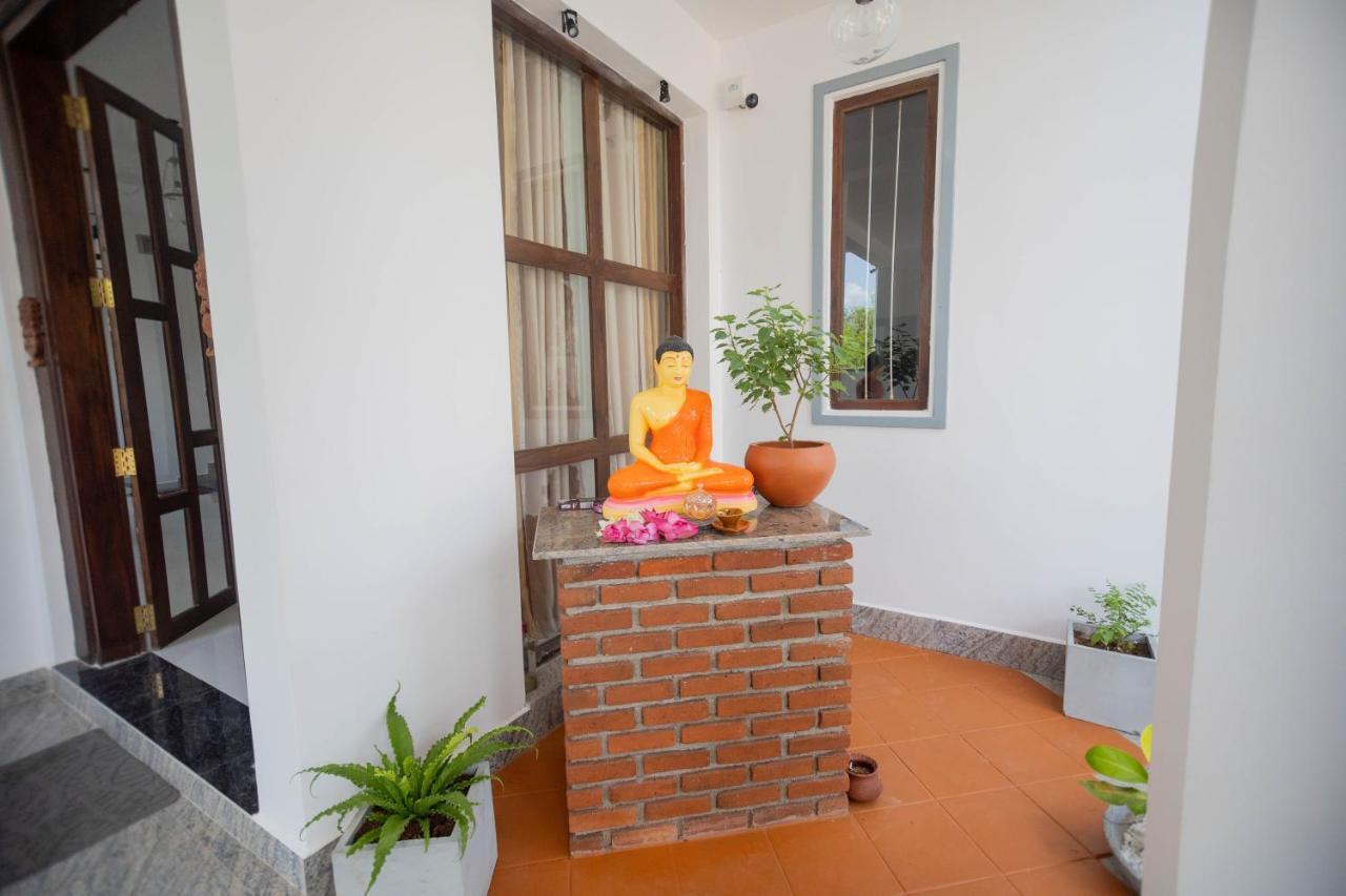 Ehala Family Rest Hotel Anuradhapura Buitenkant foto