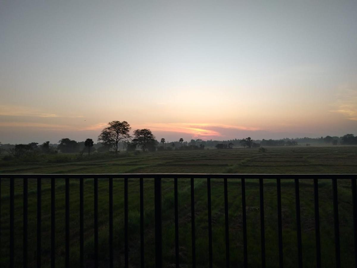 Ehala Family Rest Hotel Anuradhapura Buitenkant foto
