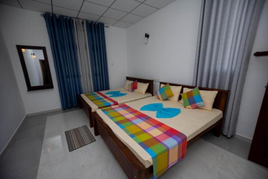 Ehala Family Rest Hotel Anuradhapura Buitenkant foto