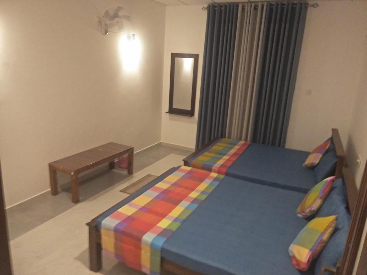 Ehala Family Rest Hotel Anuradhapura Buitenkant foto