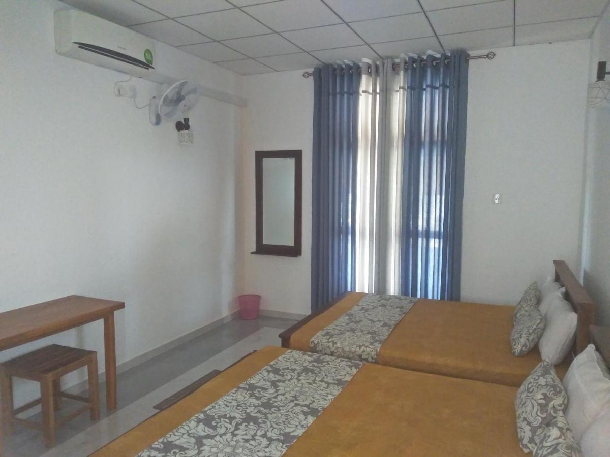 Ehala Family Rest Hotel Anuradhapura Buitenkant foto