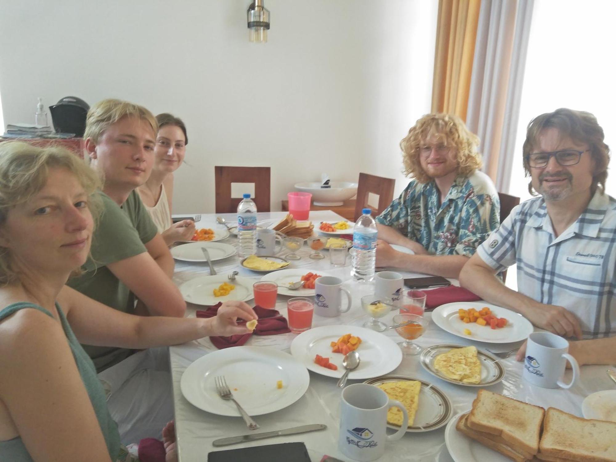 Ehala Family Rest Hotel Anuradhapura Buitenkant foto